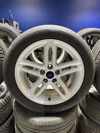 4 stk. Ford Alufælge 17" med Michelin 215/50R17 dæk