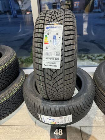 2 stk. Goodyear UltraGrip Performance 195/50 R15 82H vinterdæk