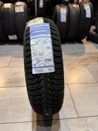 1 stk. Goodyear UltraGrip 8 155/65 R14 75T vinterdæk