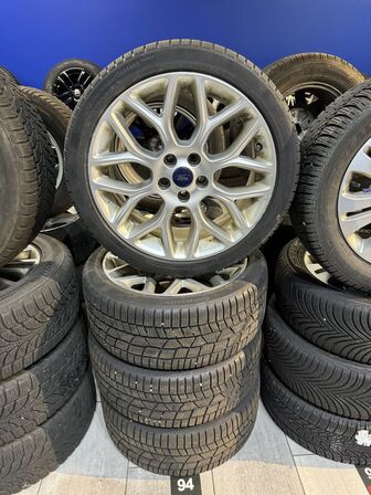 4 stk. Ford Alufælge 18" med Contiental 235/40R18 vinterdæk