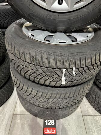 4 stk. Stålfælge 16" med Goodyear 215/60R16 dæk