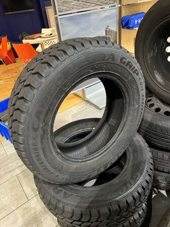 4 stk. Vinterdæk Goodyear 205/65R15