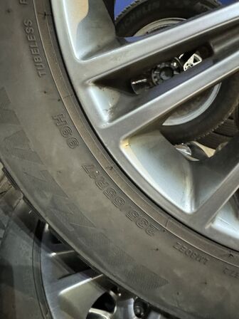 4 stk. Ford Alufælge 17" med Bridgestone 235/55R17 vinterdæk