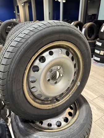 4 stk. Stålfælge 16" med Goodyear 205/60R16 dæk