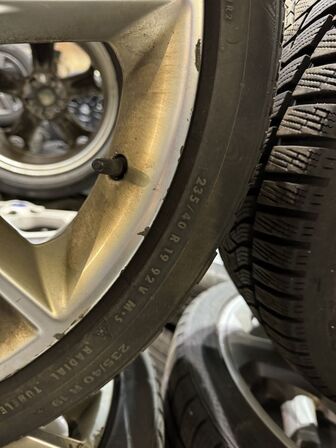 4 stk. Ford Alufælge 19" med Contiental 235/40R19 vinterdæk