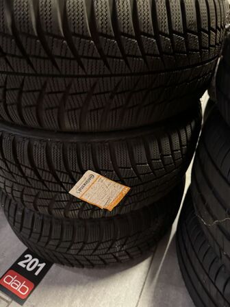 4 stk. Vinterdæk Bridgestone 215/50R17