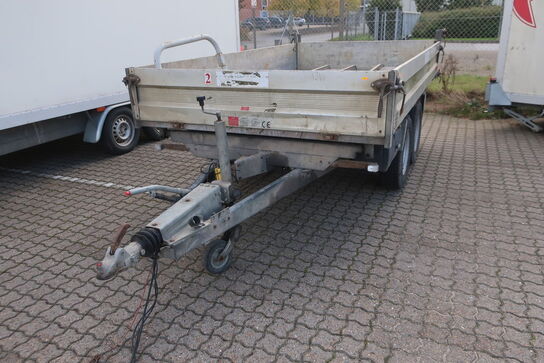 3 vejs-tiptrailer HUMBAUR HTK 35 med ramper