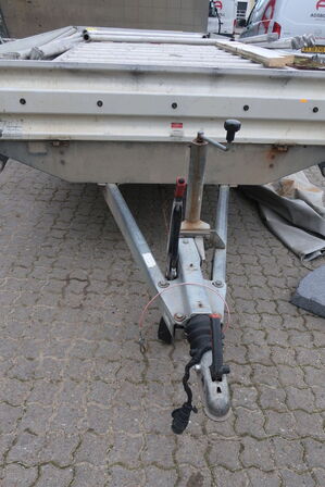 Trailer HUMBAUR HT25 uden indhold