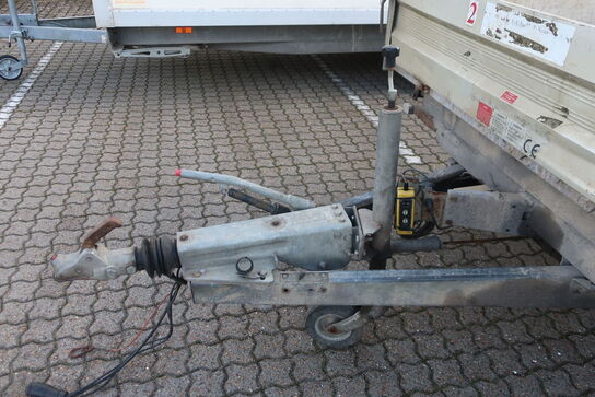 3 vejs-tiptrailer HUMBAUR HTK 35 med ramper