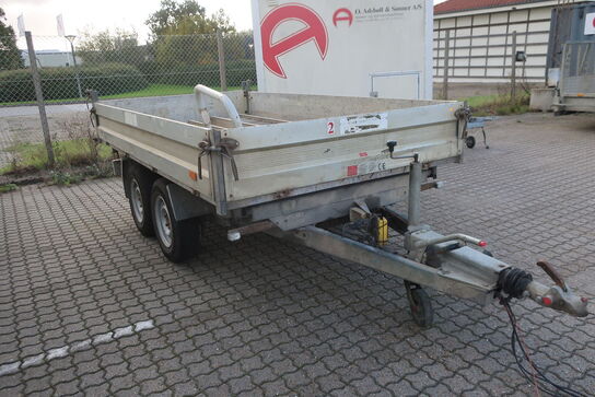 3 vejs-tiptrailer HUMBAUR HTK 35 med ramper