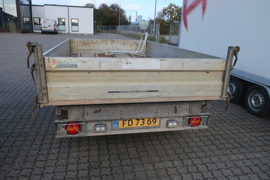 3 vejs-tiptrailer HUMBAUR HTK 35 med ramper