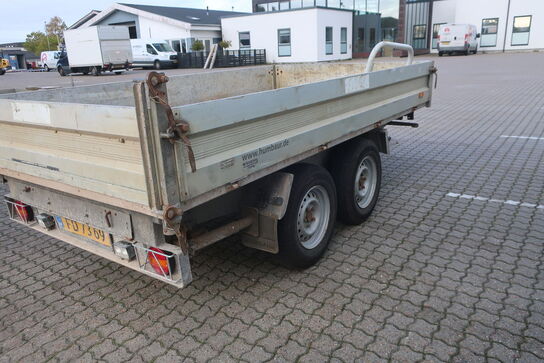 3 vejs-tiptrailer HUMBAUR HTK 35 med ramper