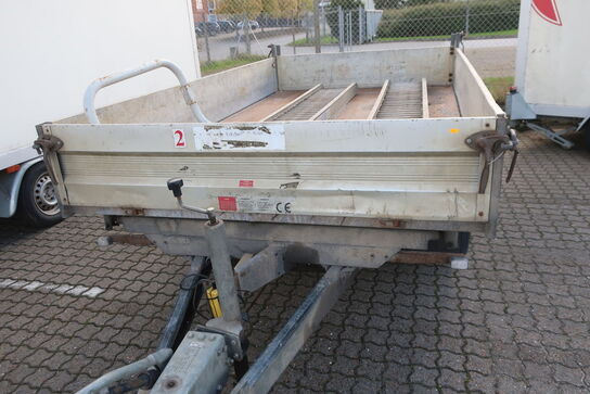 3 vejs-tiptrailer HUMBAUR HTK 35 med ramper