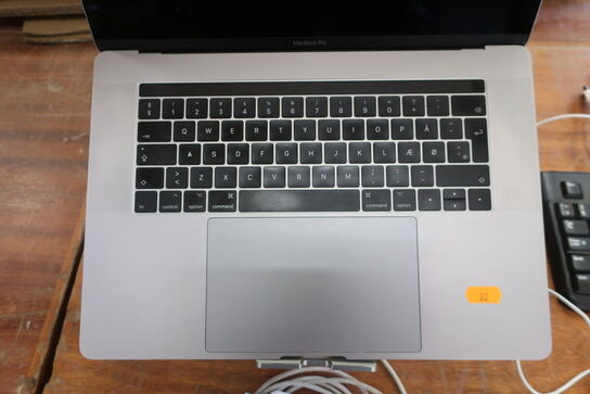 MACBOOK PRO model A1707