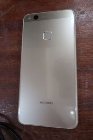 Mobiltelefon, HUAWEI m. lader