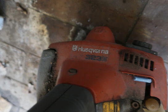 Kanttrimmer HUSQVARNA 323E