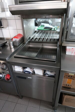 Serveringsstation med indhold