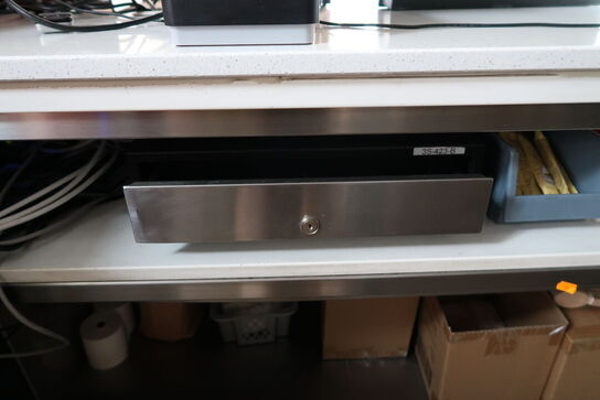 Kasseapparat CBE, bonprinter, pengeskuffe m.m.