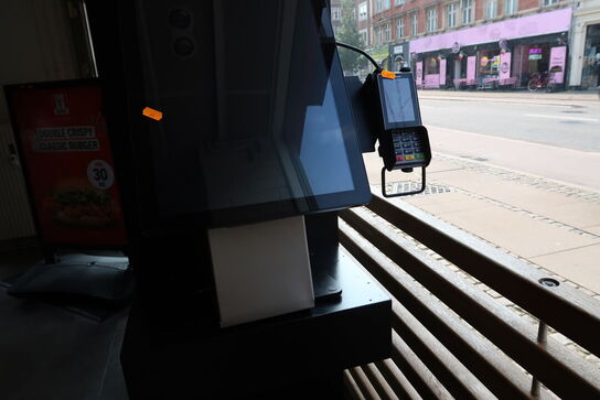 All-in-one touch computer ELO ESY22i5 med bonprinter samt dankortterminal