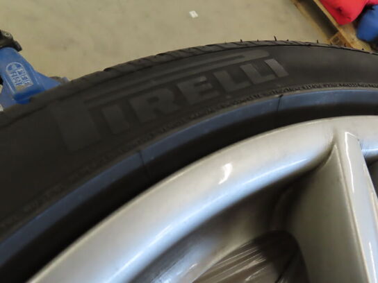 BMW fælge med PIRELLI vinterdæk til BMW M5