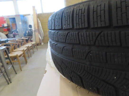 BMW fælge med PIRELLI vinterdæk til BMW M5