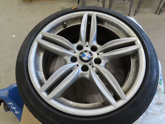 BMW fælge med PIRELLI vinterdæk til BMW M5