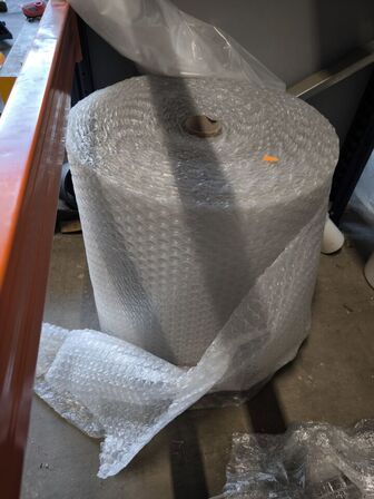 Rulle med bobleplast samt 2 stk. ruller med film