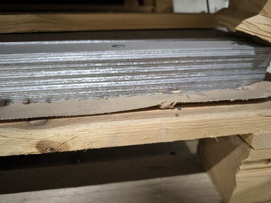 Div slanger samt galvaniserede plader