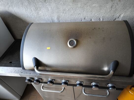 Gasgrill med gasflaske