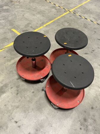 3 stk. taburetter på hjul