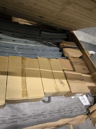 Div slanger samt galvaniserede plader