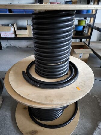 2 stk ruller med kabel
