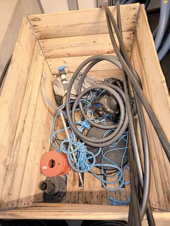 Div slanger samt galvaniserede plader