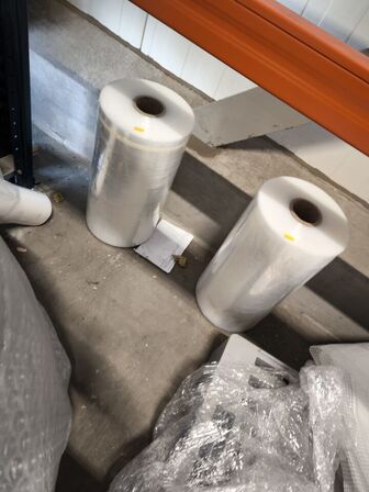 Rulle med bobleplast samt 2 stk. ruller med film