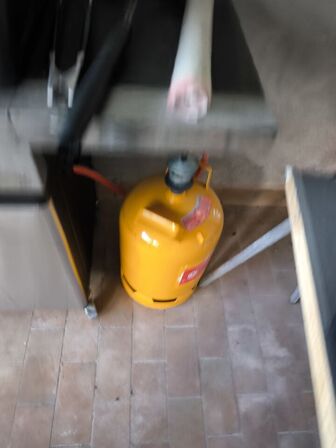 Gasgrill med gasflaske