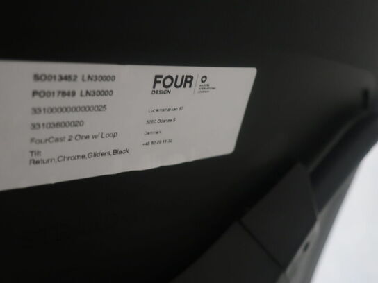 Stol FOUR DESIGN FourCast 2 One