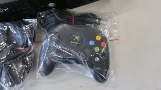 XBOX 1 med 1 stk. controller samt 7 stk. spil