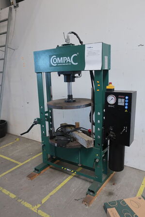 Hydrauliskpresse COMPAC EP40 D G6