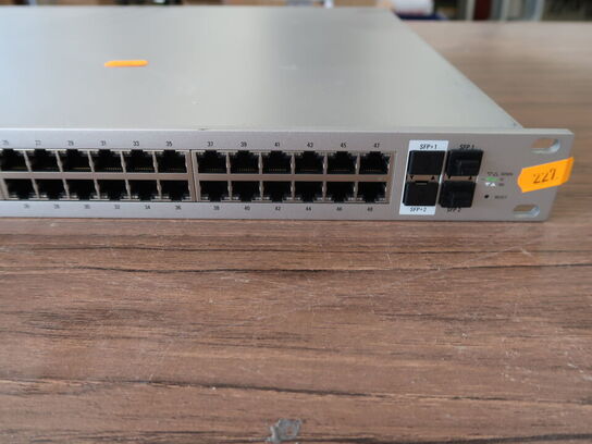 48 ports switch UBIQUITI UniFi