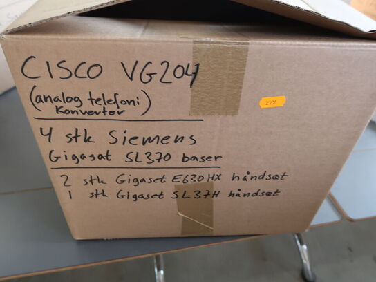 4 ks. IP telefoner CISCO/Siemens + div. headset (se billeder)