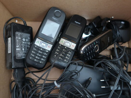 4 ks. IP telefoner CISCO/Siemens + div. headset (se billeder)