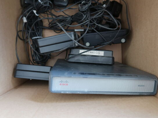 4 ks. IP telefoner CISCO/Siemens + div. headset (se billeder)