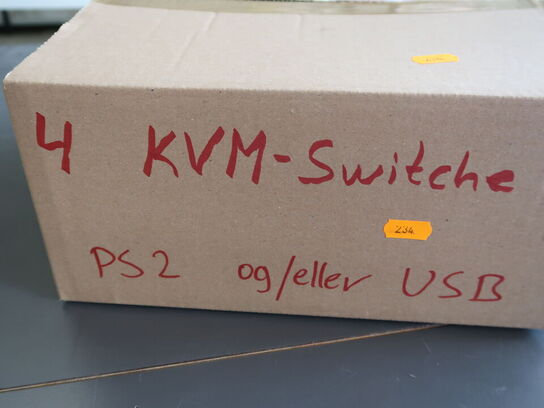 4 stk. KVM switches PS2/USB