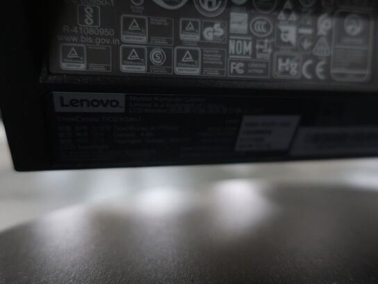 Lenovo ThinkCentre Intel i3-8145U/4GB/120GB All-In-One