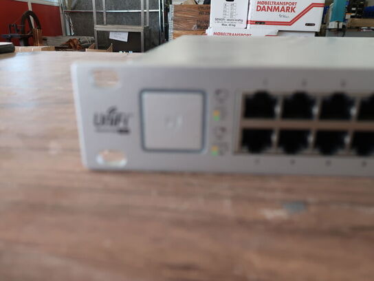 48 ports switch UBIQUITI UniFi