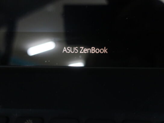 ASUS ZenBook i7-8750H/16GB/500GB NVMe/GTX1050T/Windows 10 Home