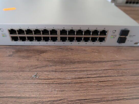 24 ports switch UBIQUITI UniFi