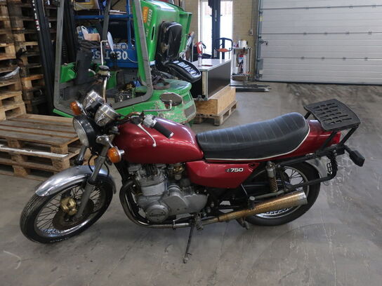 Motorcykel KAWASAKI K750 (momsfri)  - inkl. reservedele