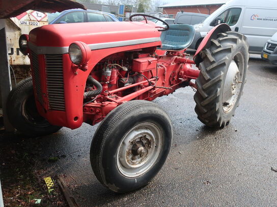 Traktor MASSEY FERGUSON "Ferguson 31"