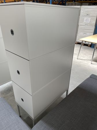 Reol STEELCASE